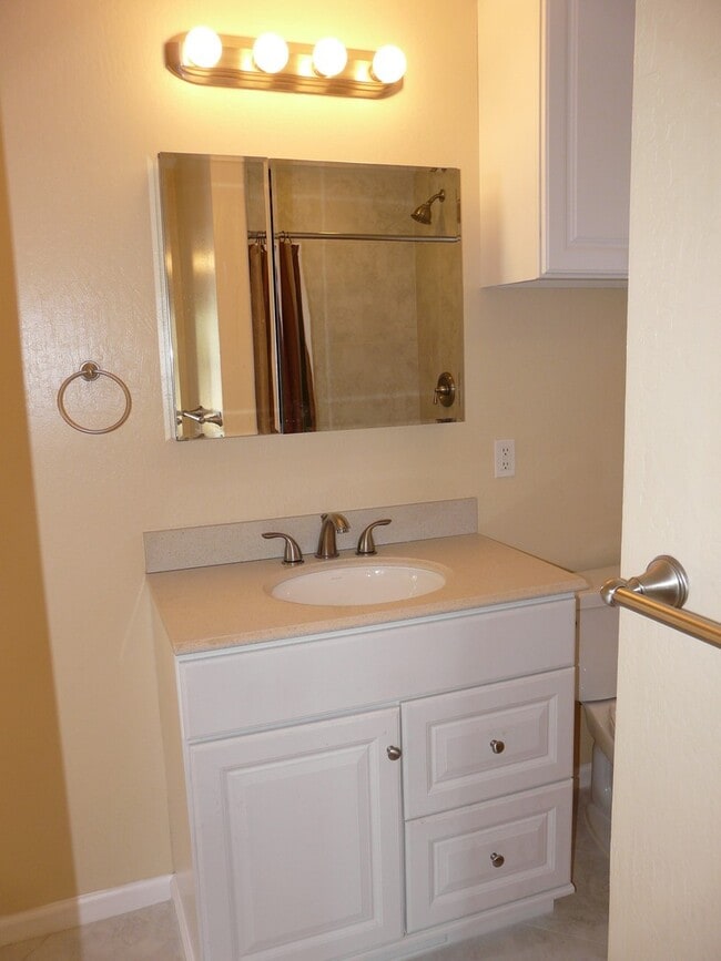 Building Photo - Updated 2 Bedrooms, 1 Bath Alta Heights Home Near Downtown Napa