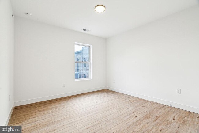 Building Photo - 1254-56 S 18th St