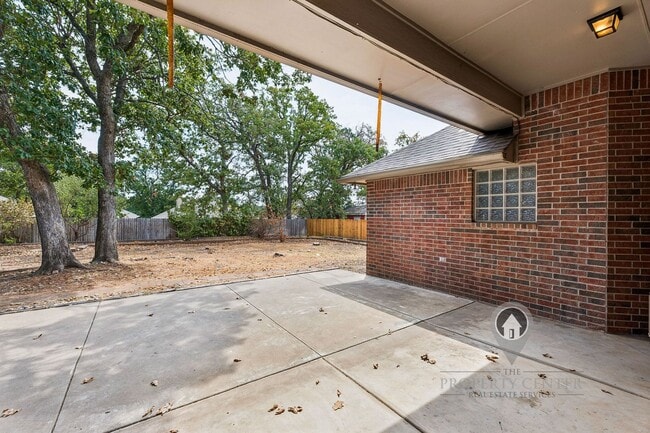 Building Photo - 716 Tuscany Way
