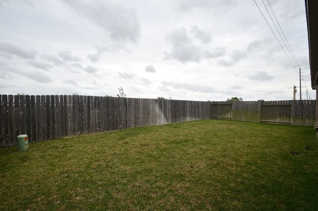 Building Photo - 6142 Thief River Fls Dr