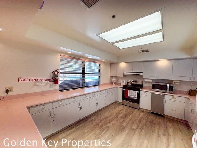 Building Photo - Welcome to the spacious single-level manuf...