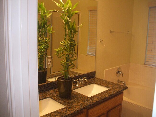 Building Photo - 2408 Wilma Rudolph Rd