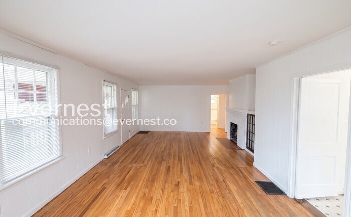 Building Photo - 1125 Highland Dr
