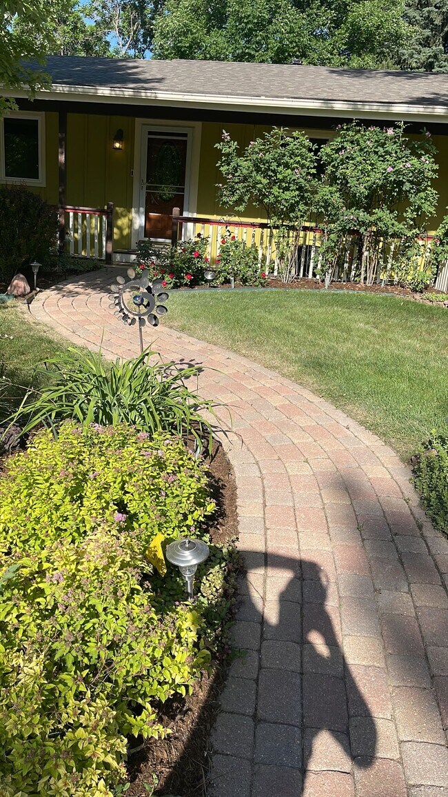 Building Photo - 7480 Mount Meeker Rd