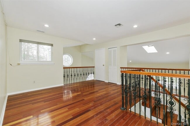 Building Photo - 1 Tiffany Cir