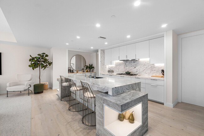 Building Photo - 3550 S Ocean Blvd