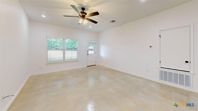 Building Photo - 209 Elbert Ln