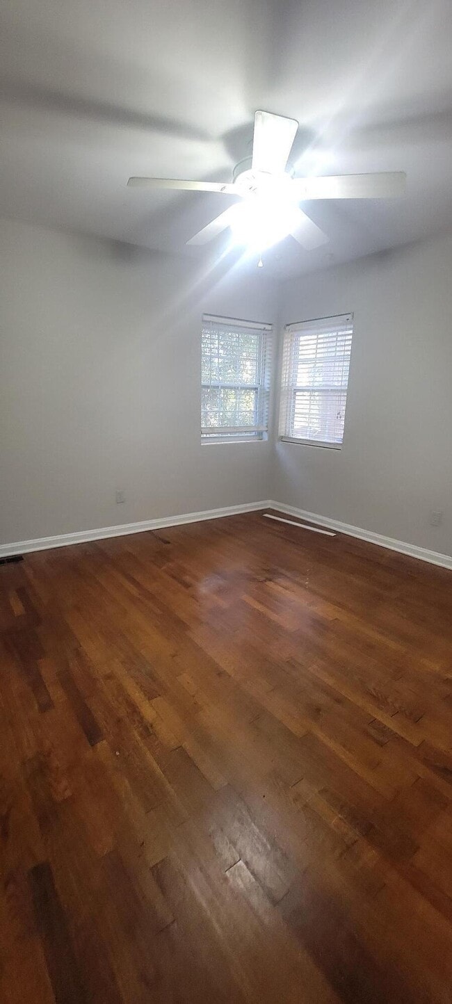 Building Photo - 2404 Hiawassee Rd