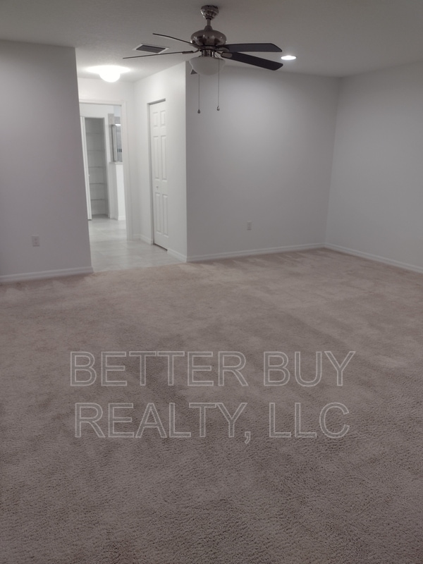 Building Photo - 16 Kalendar Ct