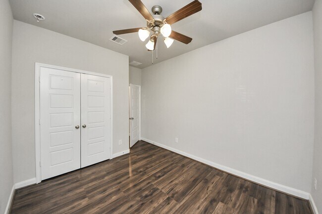 Building Photo - 24247 Prairie Glen Ln