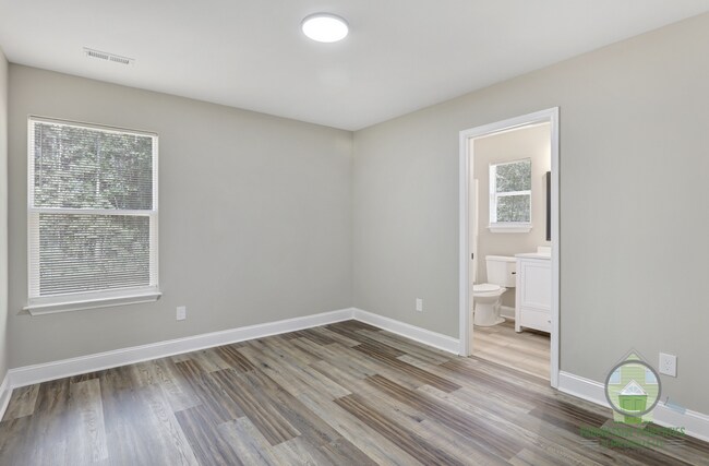 Building Photo - 127 Lyman Lodge Rd