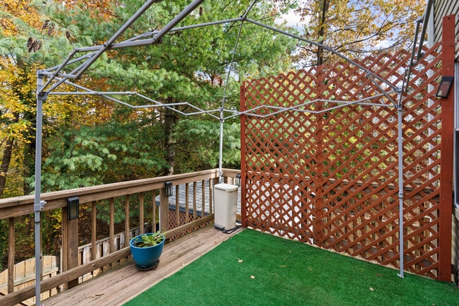 Building Photo - 7417 Wilma Ln