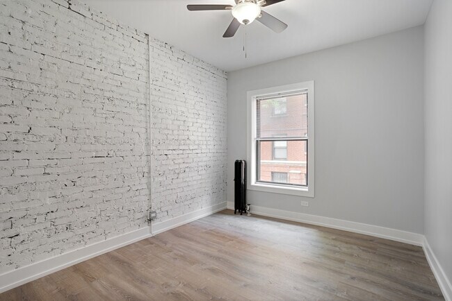 Building Photo - 1700 W Juneway Terrace