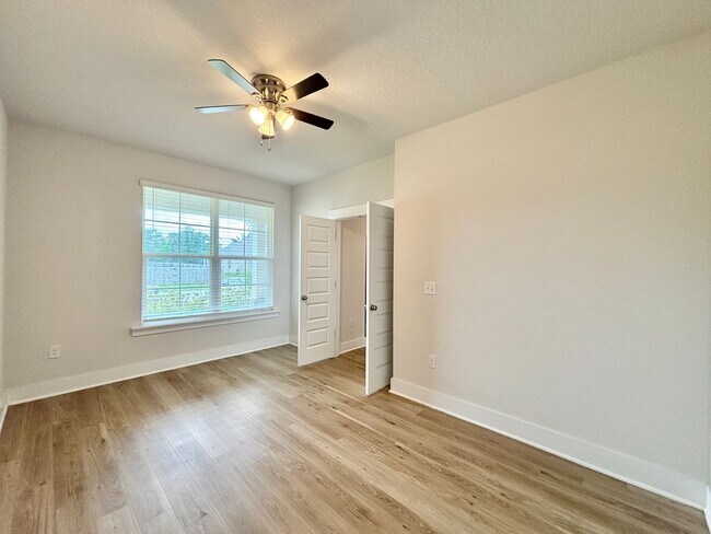 Building Photo - 1234 Fenwick Ct