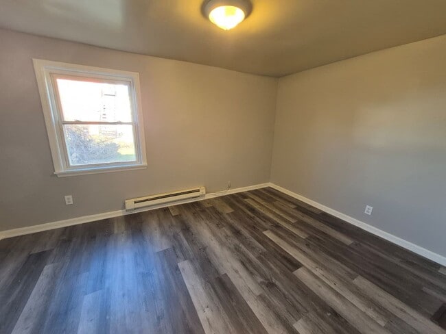 Building Photo - 1019-1021 Columbia St.