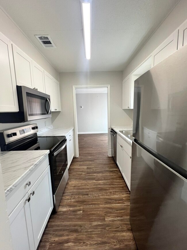 Building Photo - 2613 Rippee Rd