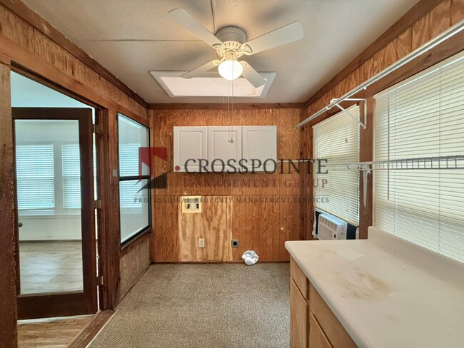 Building Photo - Waterfront 2 Bedroom, 2.5 Bathroom Home!