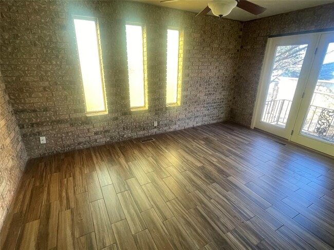 Building Photo - 1202 Kaiser