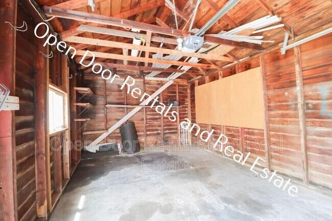 Building Photo - 1649 Rumsey Ave