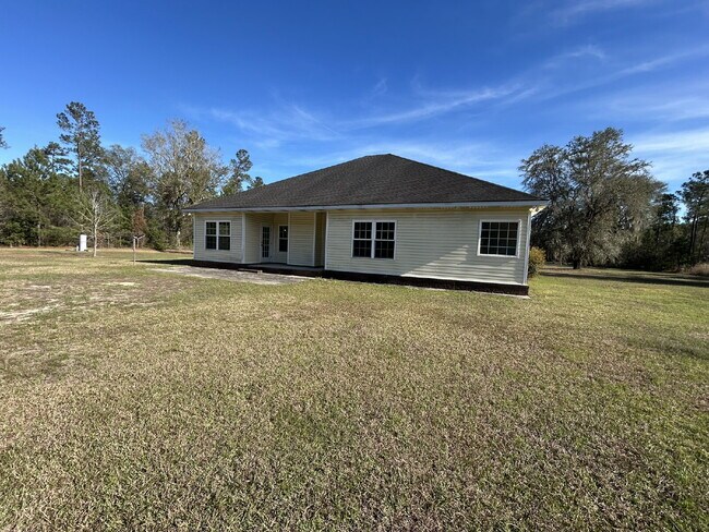 Building Photo - Home For Rent