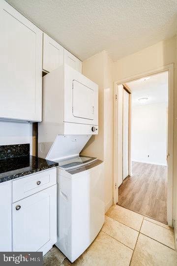 Building Photo - 205 Yoakum Pkwy