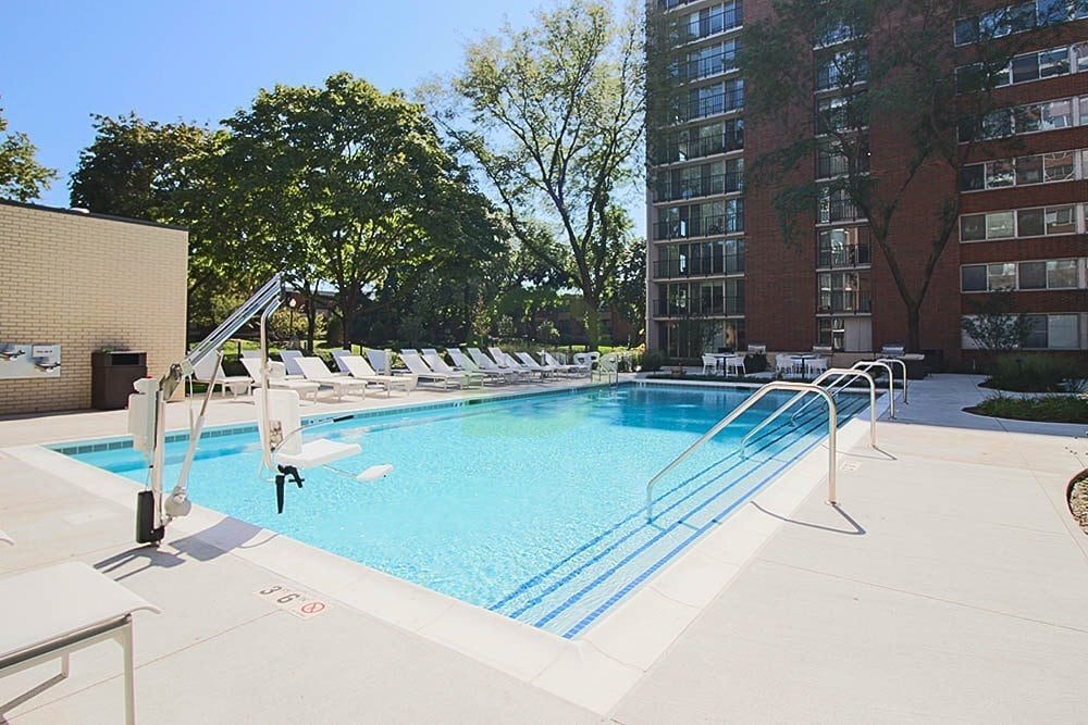 Building Photo - 900 S Ashland Ave