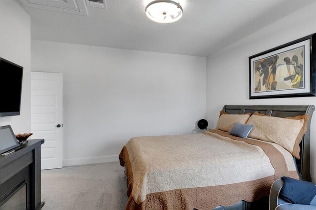 Building Photo - 325 Cumberland Cv