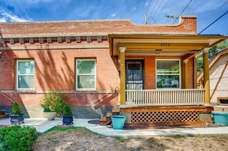 Building Photo - Charming 2 Bedroom in Cherry Creek- NEW AC UNIT! Fenced back space!