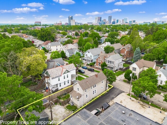 Building Photo - 479 Siebert St