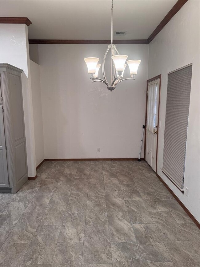 Building Photo - 2332 Sweetwater