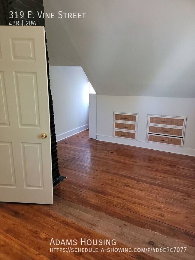 Building Photo - NEWLY RENOVATED LARGE 4 BEDROOM HOME