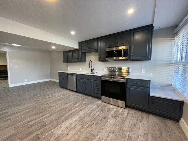 Building Photo - 2875 S Sherman St