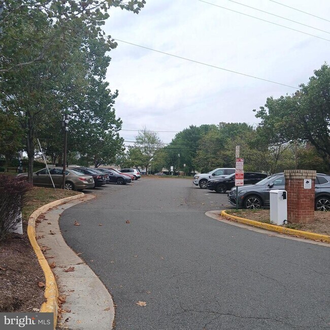 Building Photo - 11320 Aristotle Dr