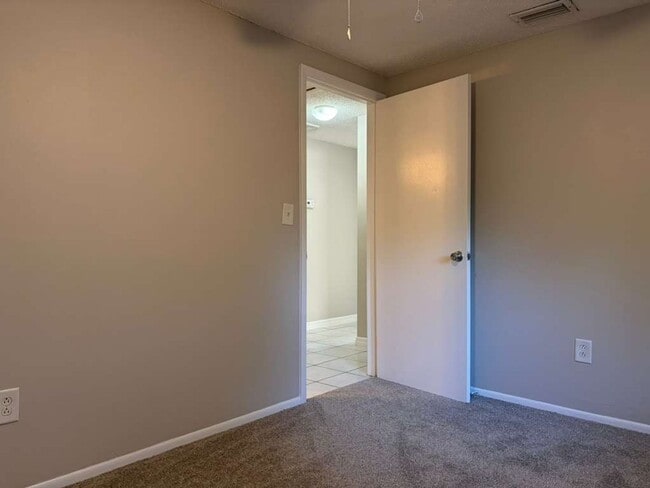 Building Photo - Gulfpfort Home With A Bonus Room