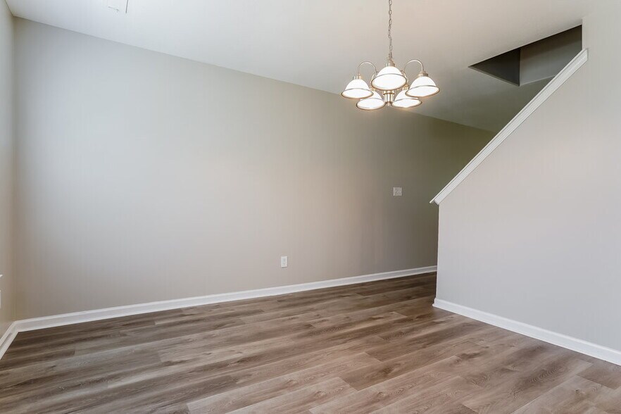 Building Photo - 442 Randolph Dr
