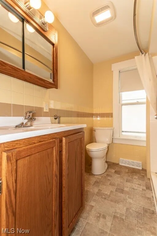 Building Photo - 38171 Wilson Ave