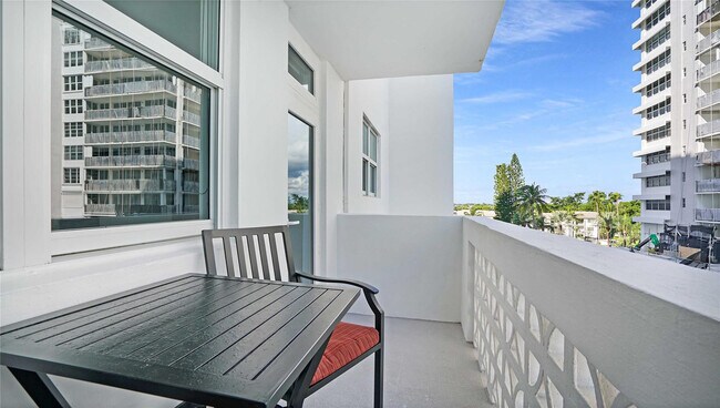 Building Photo - 4250 Galt Ocean Dr