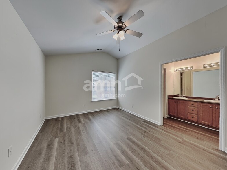 Building Photo - 612 Woodson Dr