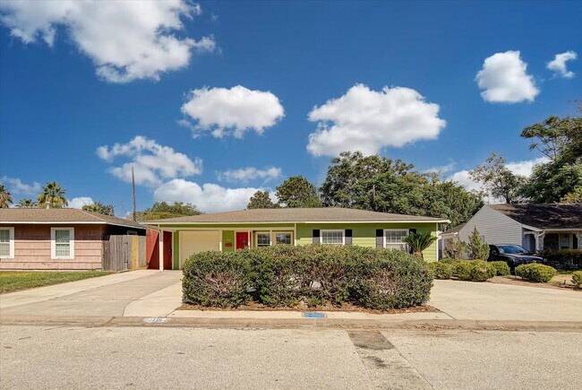 Building Photo - 116 Tarpon Ave