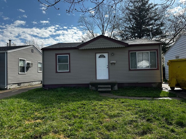 Building Photo - 2 Bedroom Home In Warren