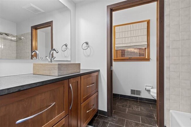 Building Photo - 718 Filbert St