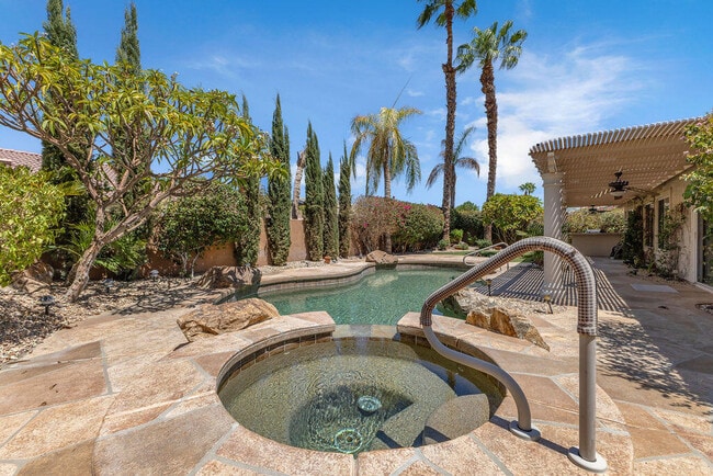 Building Photo - 79886 Dandelion Dr