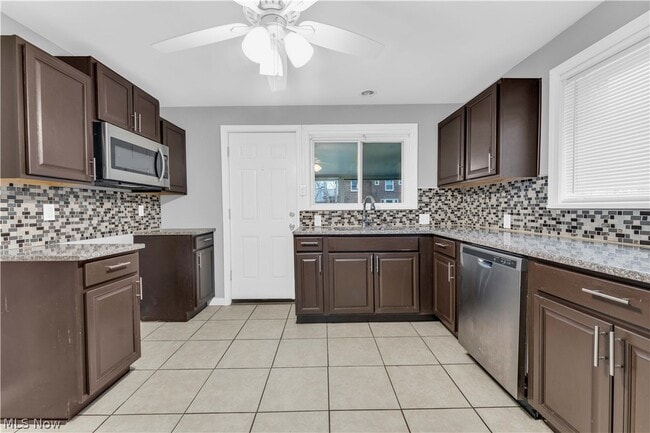 Building Photo - 68 Ennis Ave