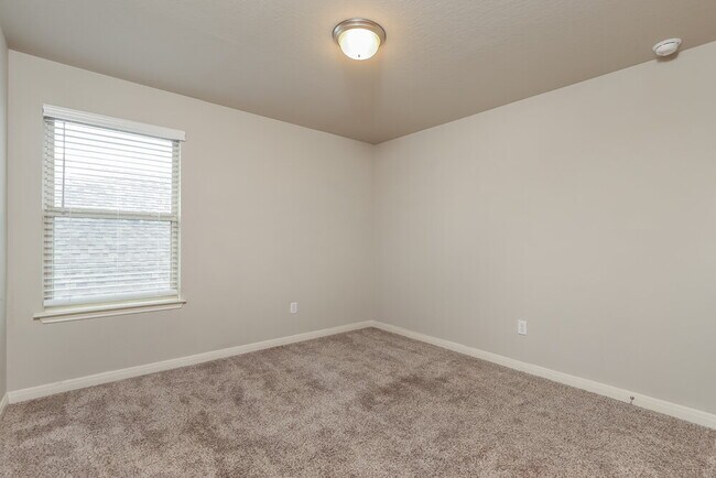 Building Photo - 1417 Arcadian Lily