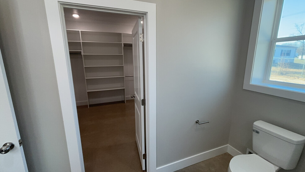 Building Photo - 12542 Vinson Cir