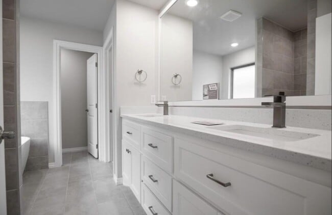 Building Photo - 9225 NW 86th St