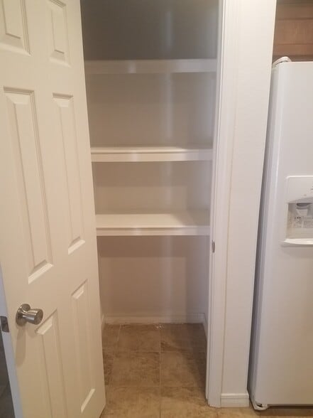 Building Photo - 1618 S Ave G Ave