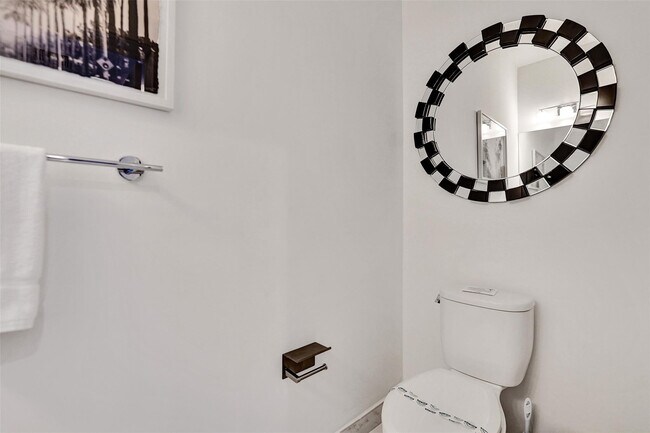 Building Photo - 1371 N Ocean Blvd