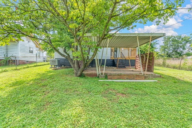 Building Photo - 2752 Tarleton Ave