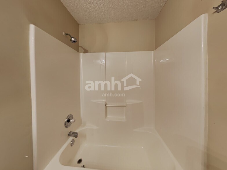 Building Photo - 1515 Morning Glory Way